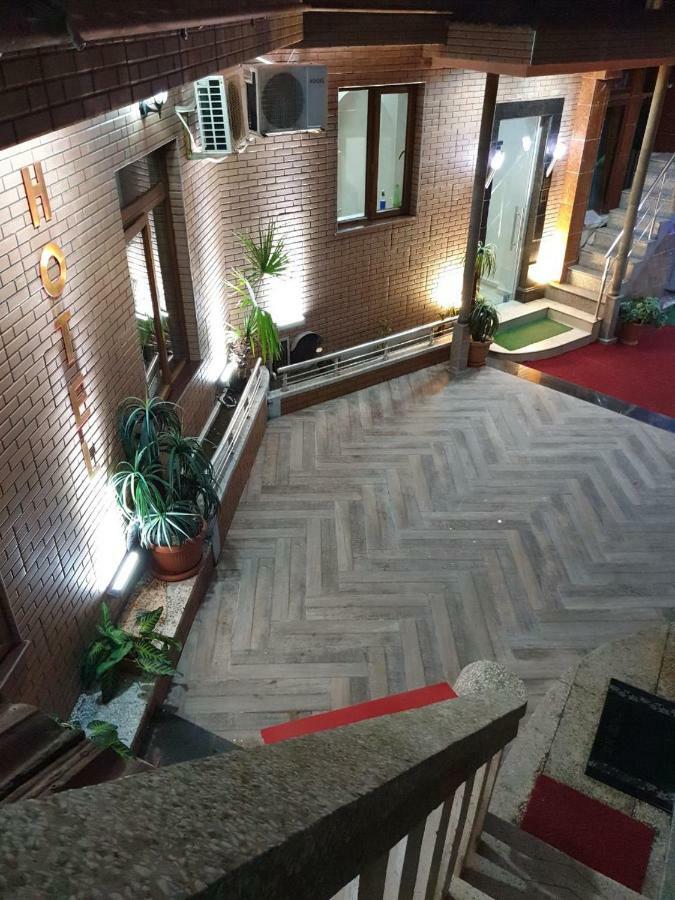 Hotel Old Star Batumi Eksteriør billede
